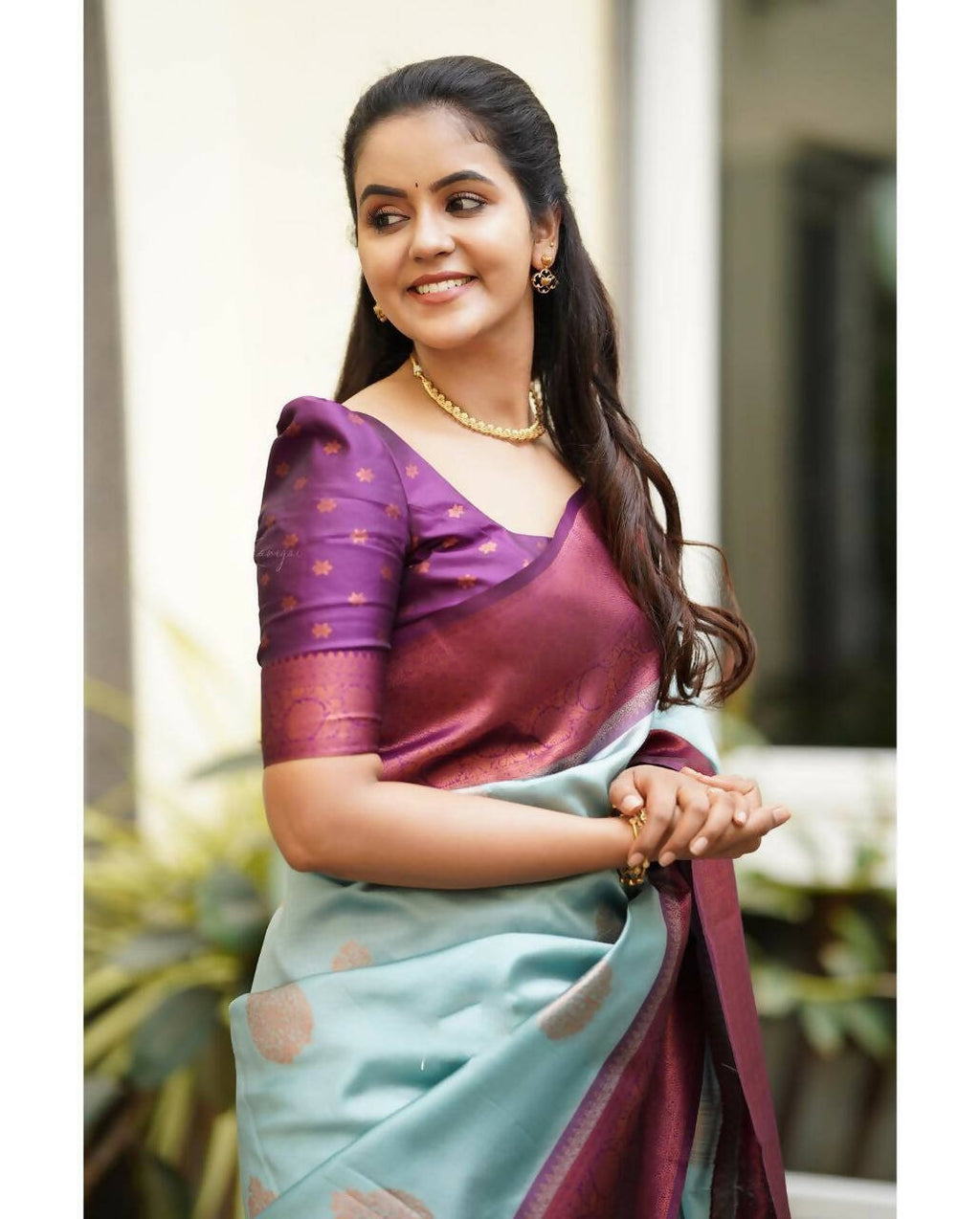 DEIANA'S Beautiful Designer Golden zari Soft Lichi Silk Saree - C Green | Grocsy