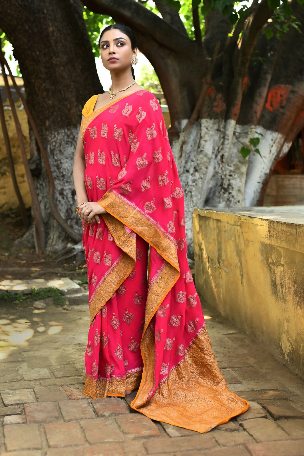 Joban Fashion Bright Pink Crepe Chiffon Pure Handloom Banarasi Silk Saree | Grocsy