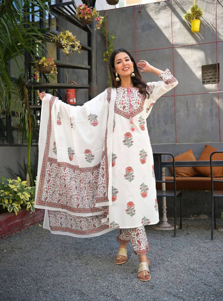 Yufta Women White Floral Printed Regular Pure Cotton Kurta with Trouser & With Dupatta | Grocsy