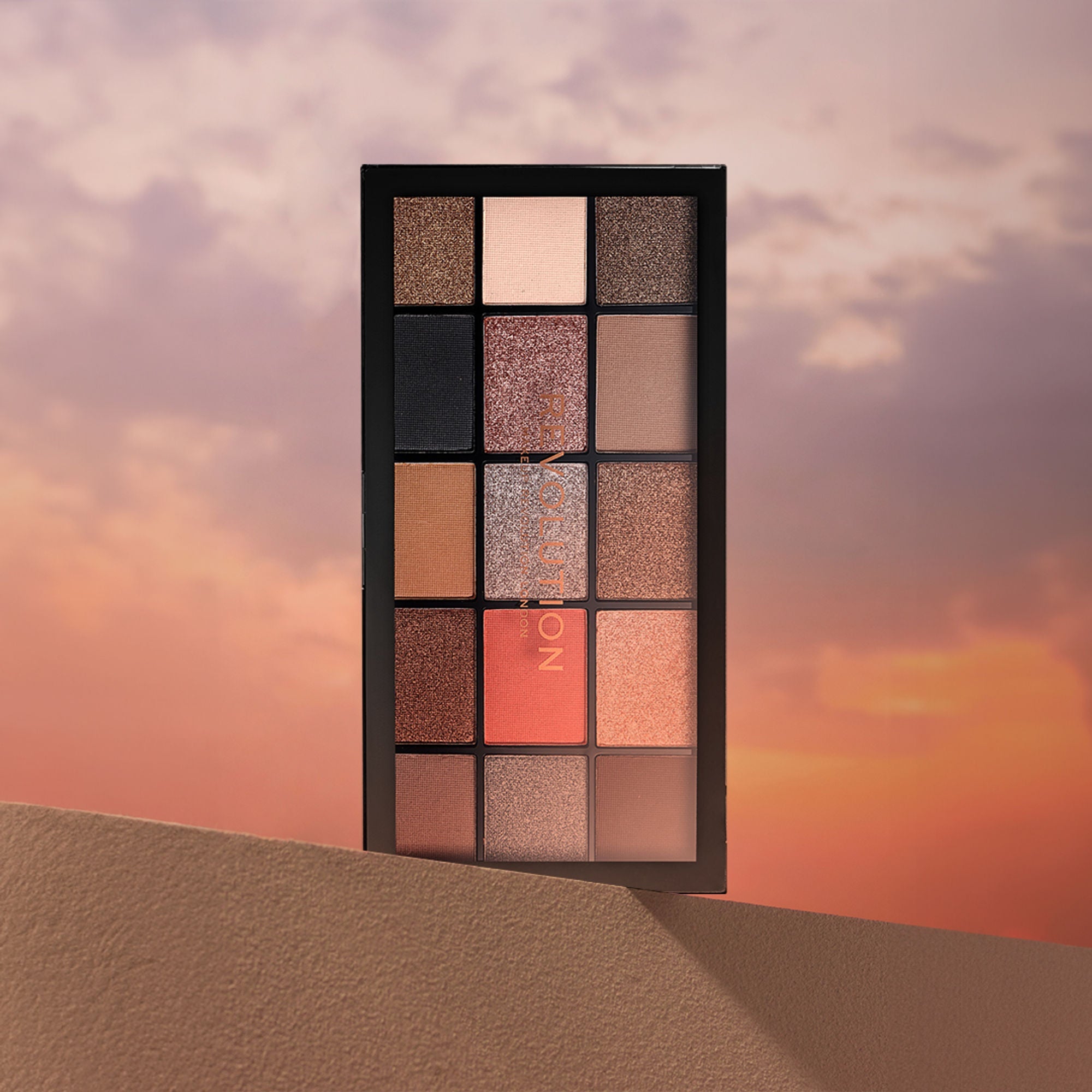 Makeup Revolution Reloaded Eyeshadow Palette 15 Smooth & Rich Shade-High Pay Off Formula - Hypnotic | Grocsy