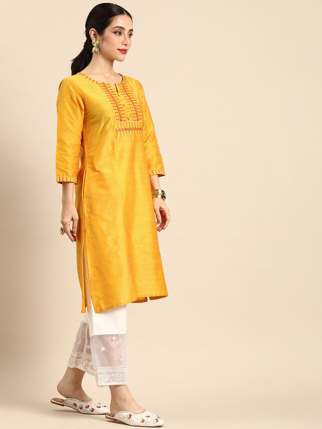 Sangria Women Geometric Embroidered Mirror Work Kurta | Grocsy