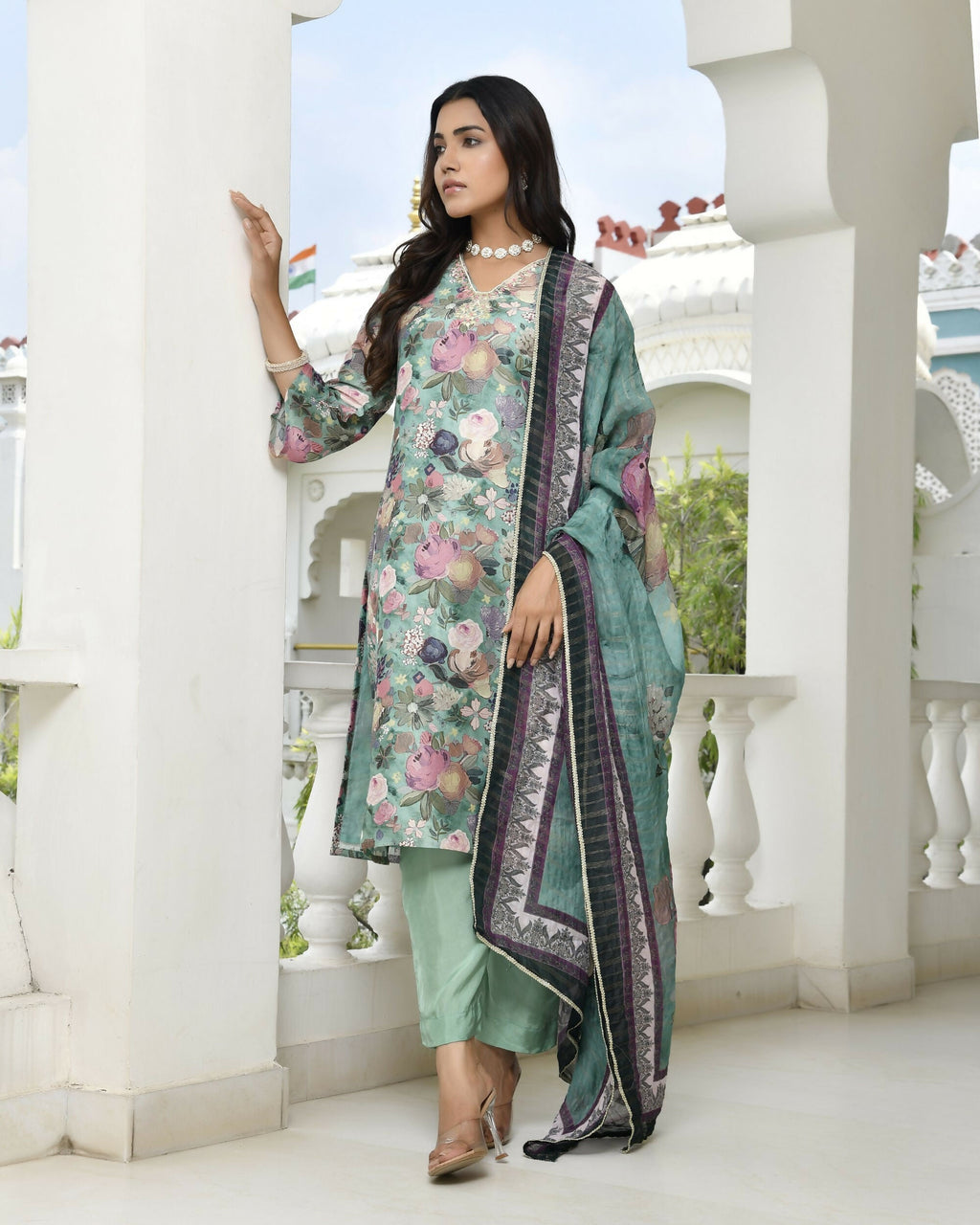 Vaasva Women's Green Tissue Gota Embroidered Suit Set With Solid Pant And Embroidered Dupatta | Grocsy