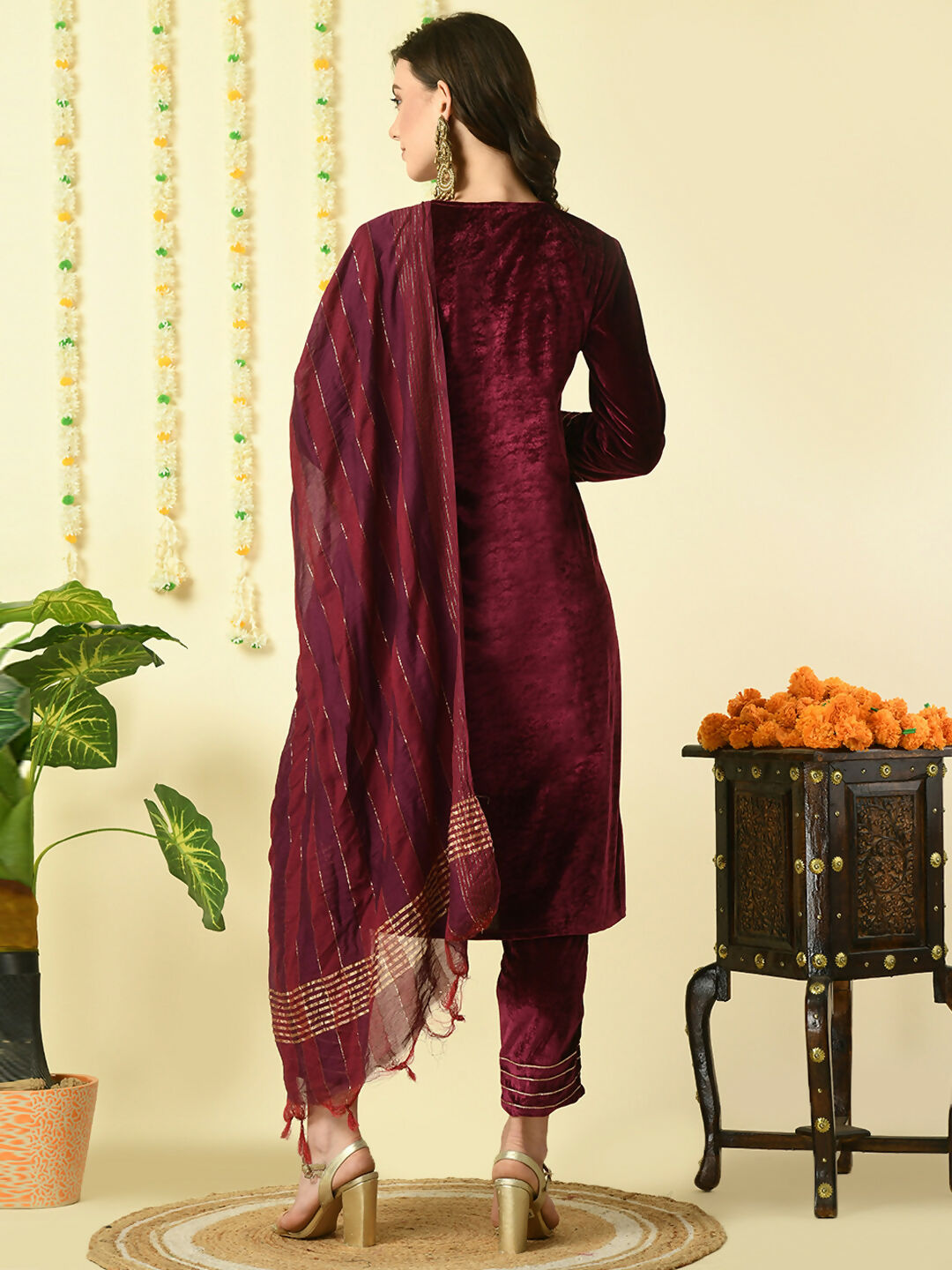 Myshka Women's Magenta Velvet Kurta & Trousers With Dupatta Party Sets | Grocsy