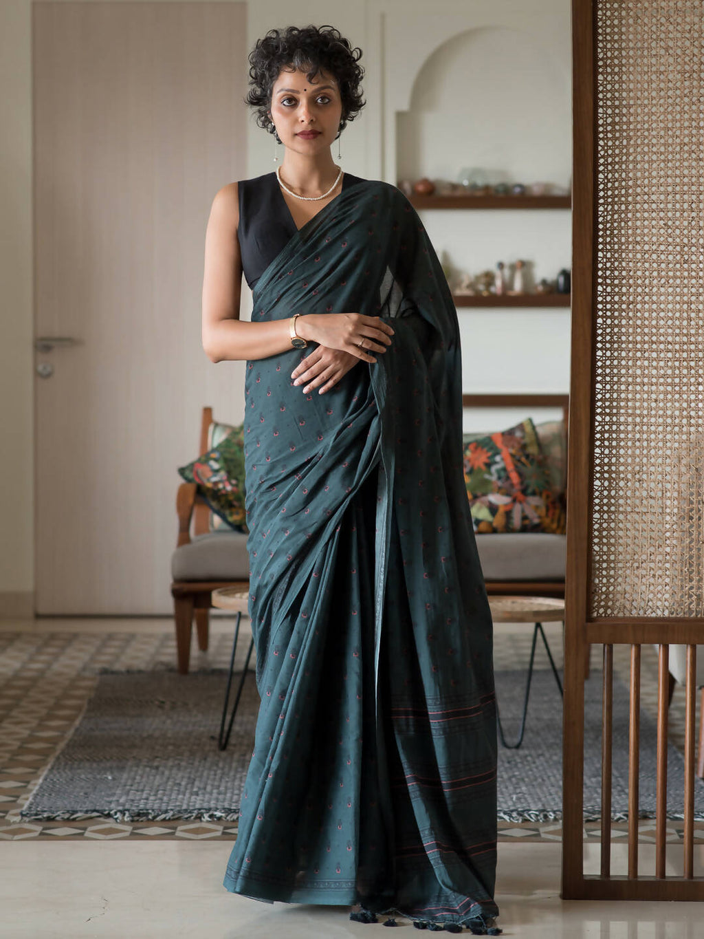 Suta Green Woven Design Pure Cotton Saree | Grocsy