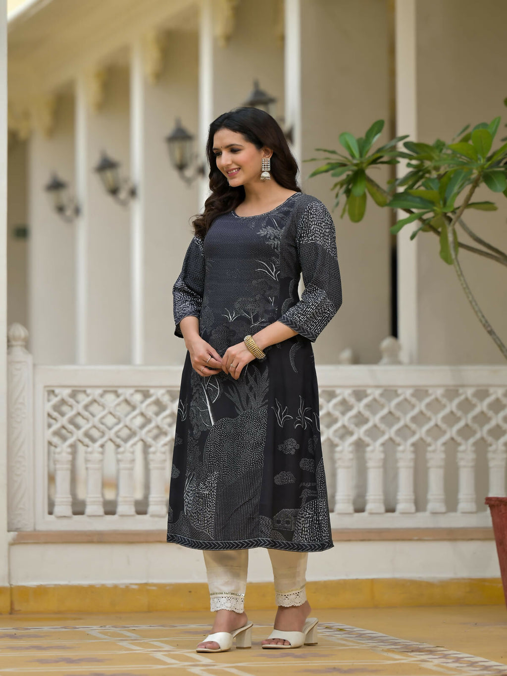 Juniper Women's Black Abstract Printed Kurta With Sequins | Grocsy