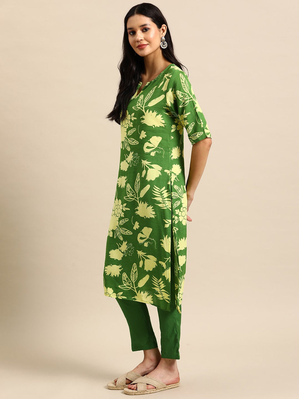 Sangria Floral Printed Regular Kurta with Trousers | Grocsy