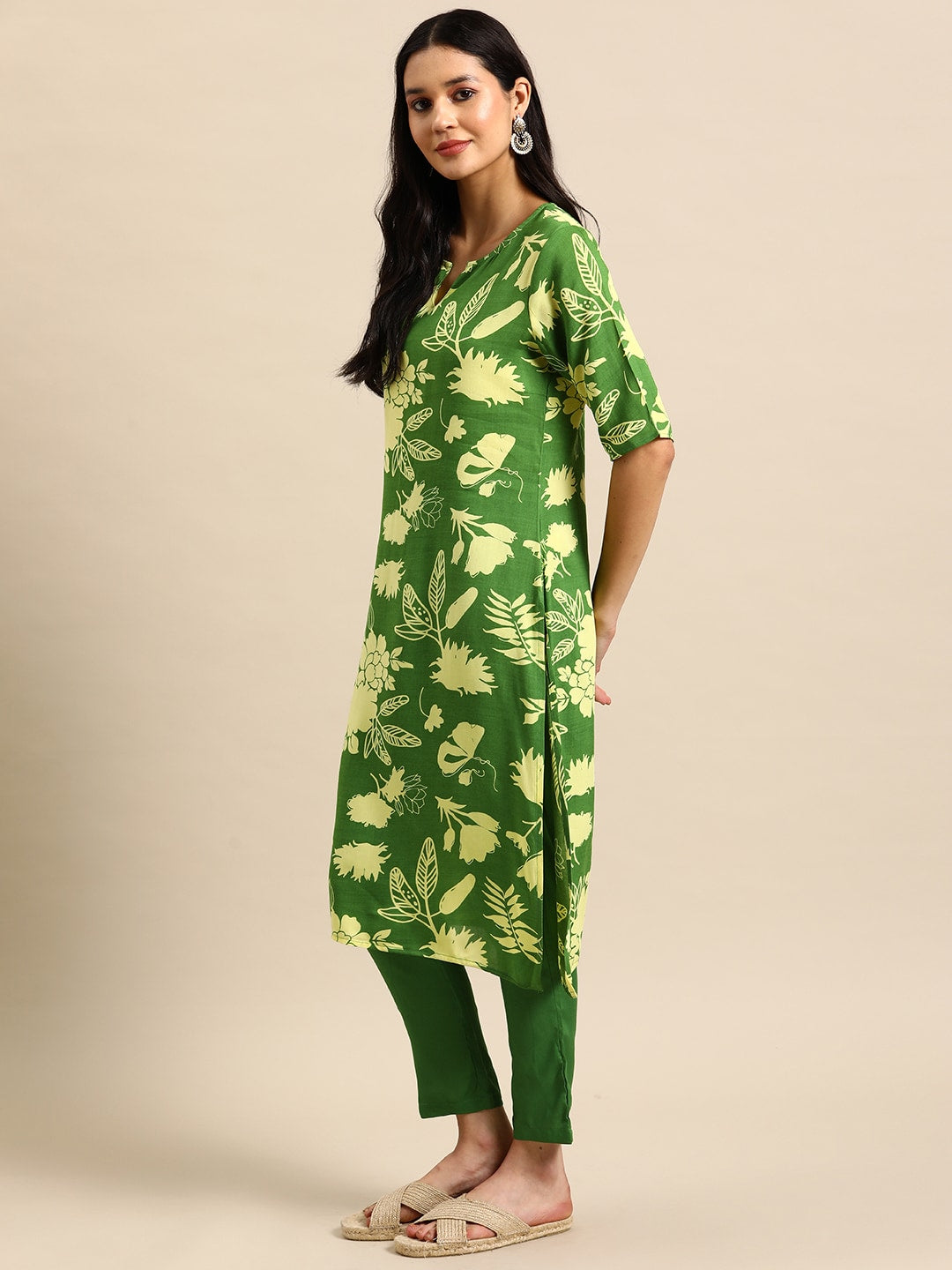 Sangria Floral Printed Regular Kurta with Trousers | Grocsy