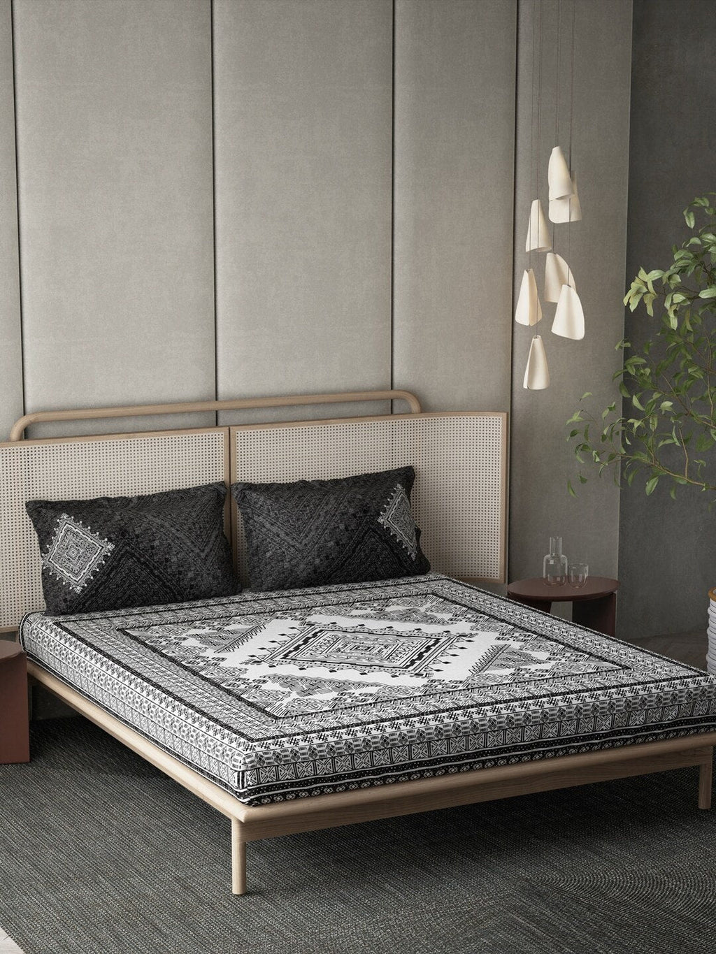DDecor Live Beautiful Black & White 140 TC Cotton King Bedsheet & 2 Pillow Covers | Grocsy