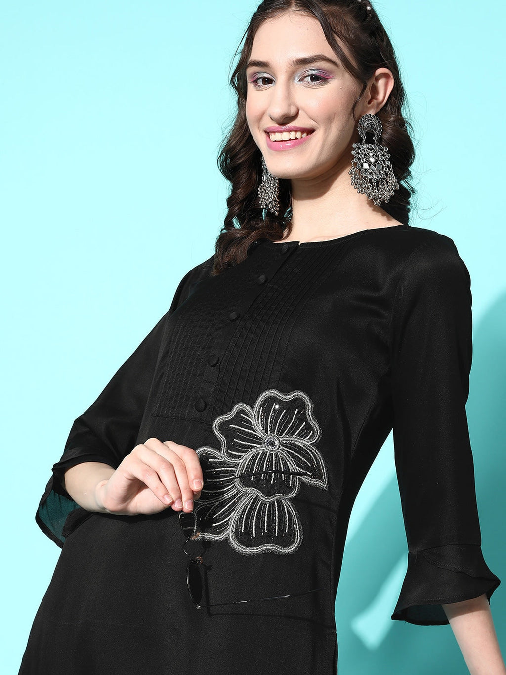 Sangria Women Butta Patch Work Kurta with Pant Set | Grocsy