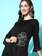 Sangria Women Butta Patch Work Kurta with Pant Set | Grocsy