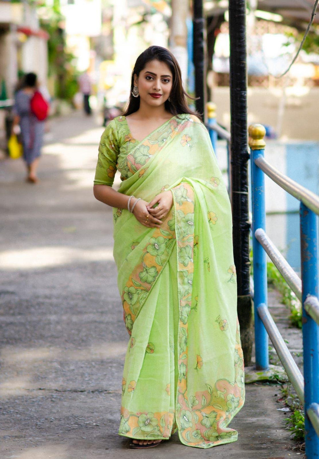 Green Pure Linen Ethnic Motifs Saree with Unstitched Blouse - A2M | Grocsy