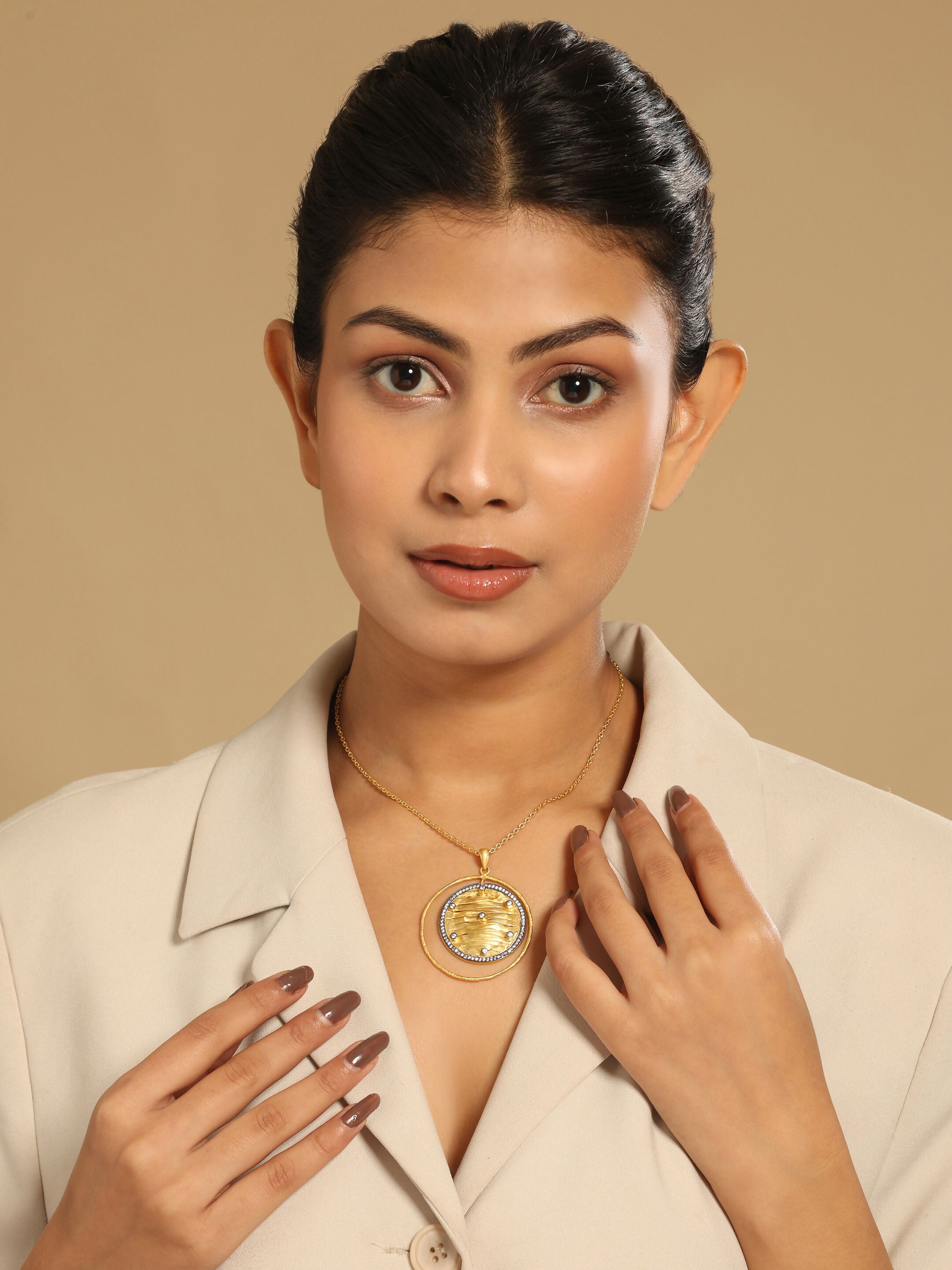 Nuyug 18K Gold-Plated Zircon Studded Minimal Chain Textured Surface Pendant Necklace | Grocsy