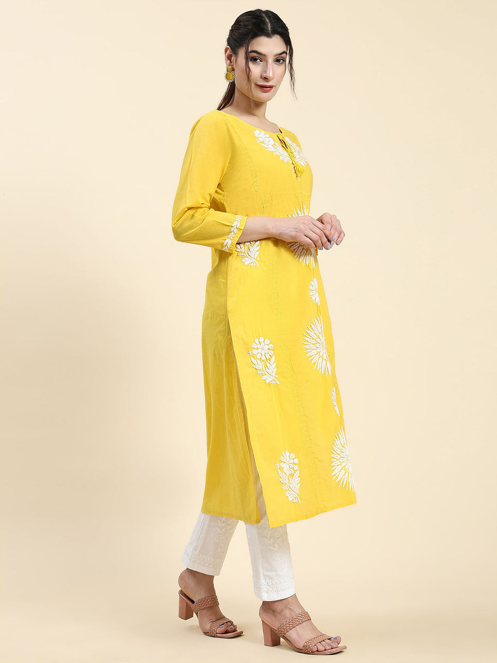 HOUSE OF KARI Embroidered Chikankari Pure Cotton Chikankari Kurta | Grocsy