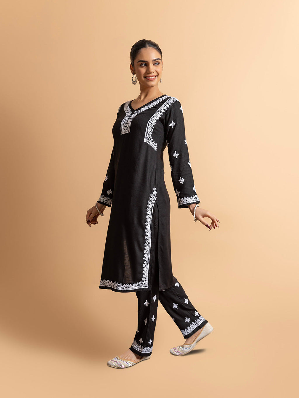 HOUSE OF KARI Floral Embroidered Chikankari Kurta With Trouser | Grocsy