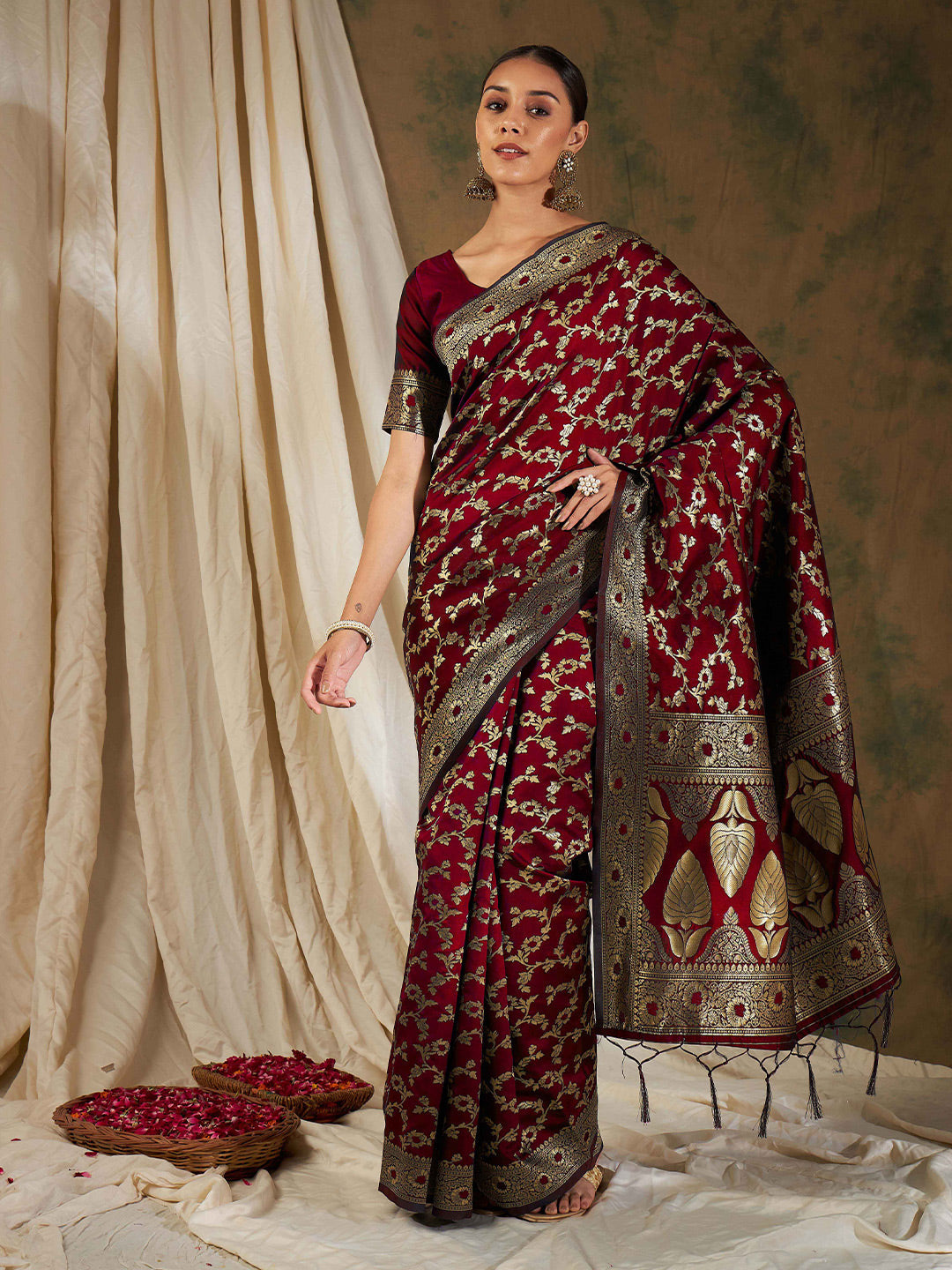 Sangria Woven Design Zari Kanjeevaram Saree | Grocsy