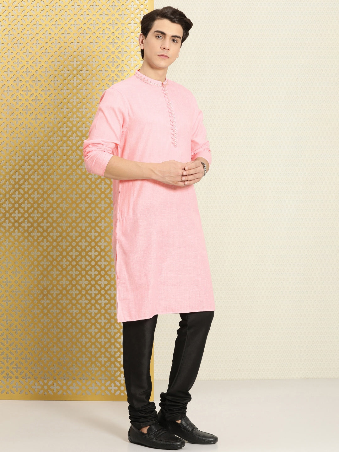 House of Pataudi Men Solid Thread Work Jashn Kurta | Grocsy
