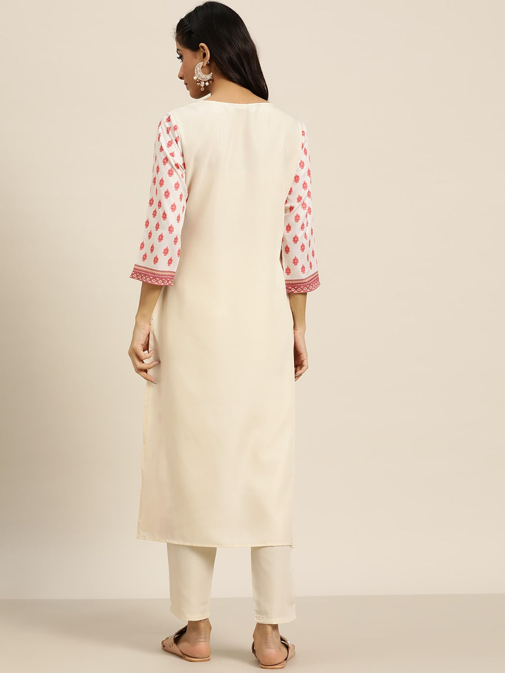 Sangria Women White & Maroon Paisley Printed Kurta with Trousers | Grocsy