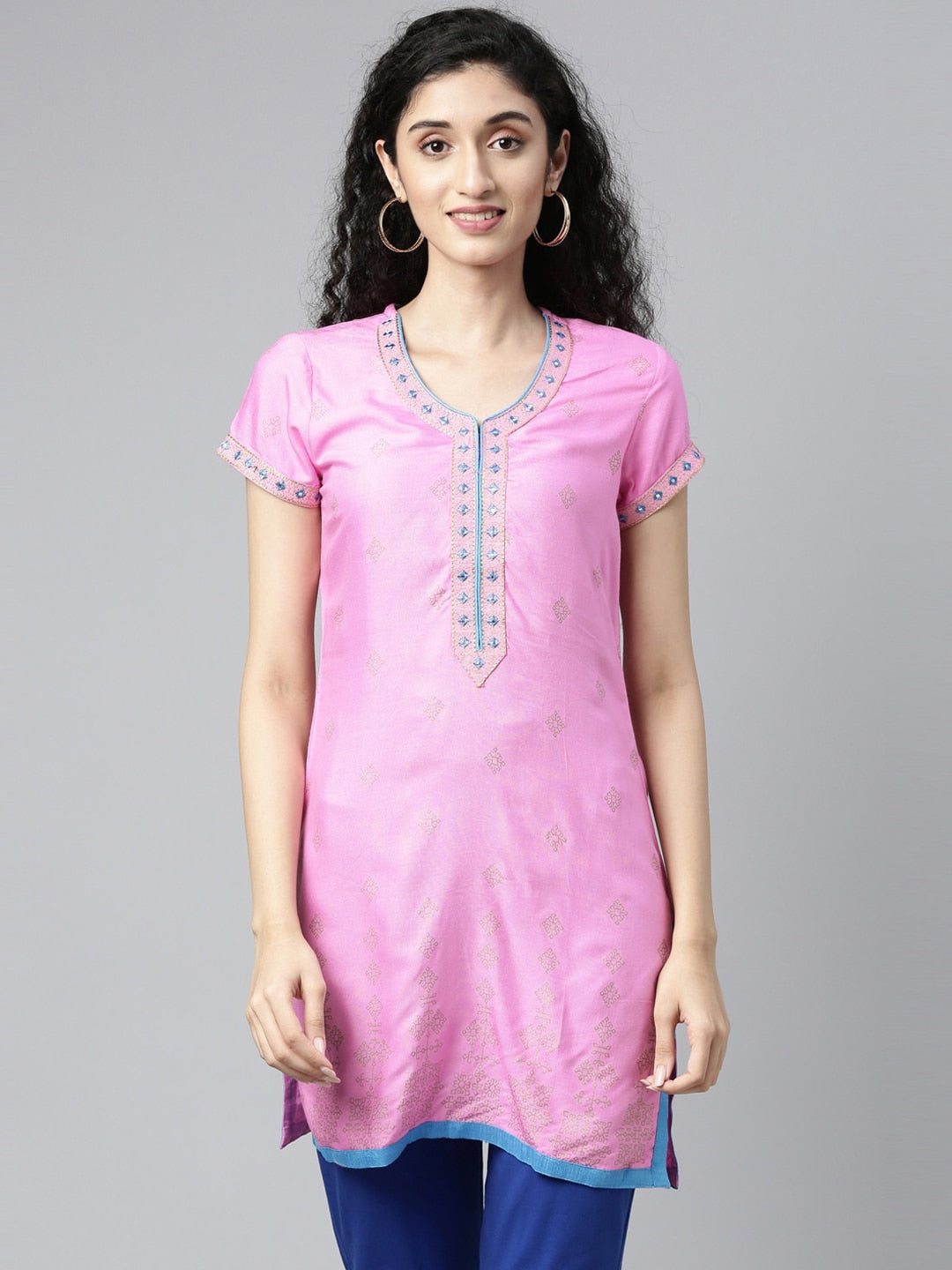 Souchii Pink Embroidered Pastels Kurta | Grocsy