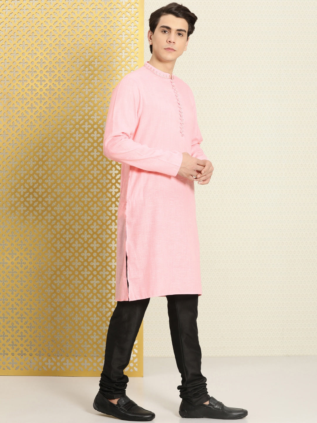 House of Pataudi Men Solid Thread Work Jashn Kurta | Grocsy