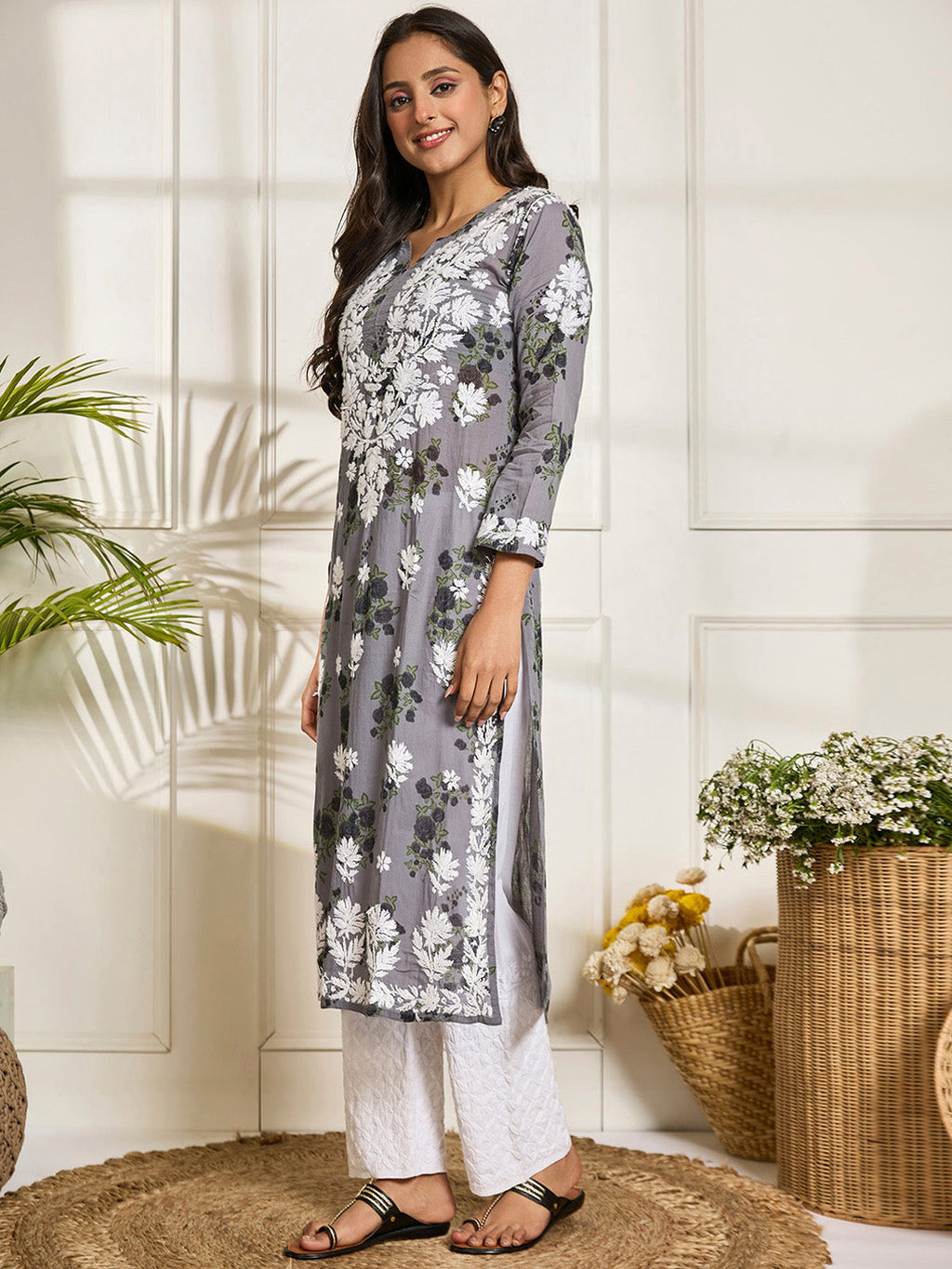 HOUSE OF KARI Floral Embroidered Chikankari Cotton Straight Kurta | Grocsy