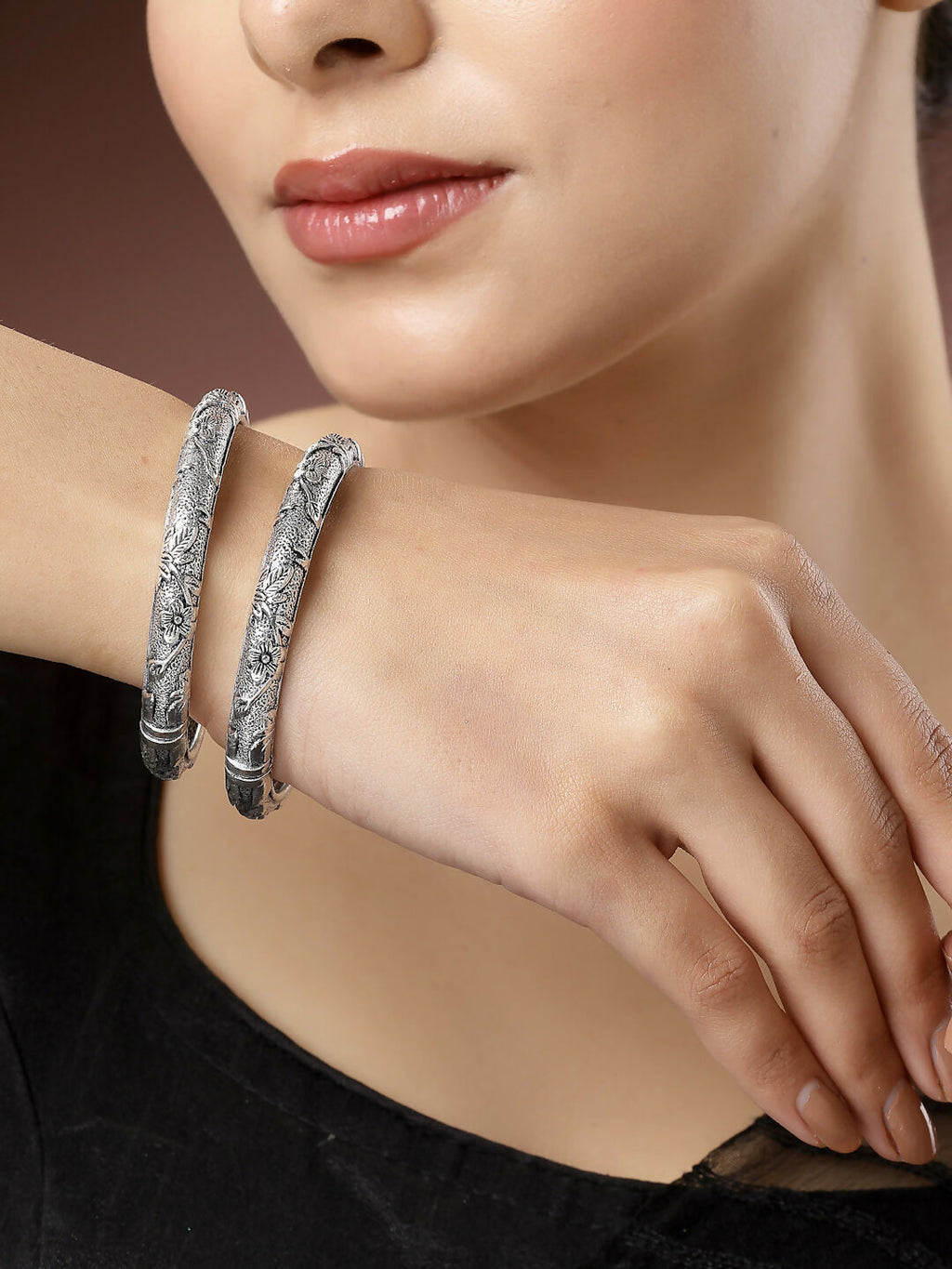 NVR Women's Set of 2 Silver-Toned German Silver Floral Oxidised Kada Bangle