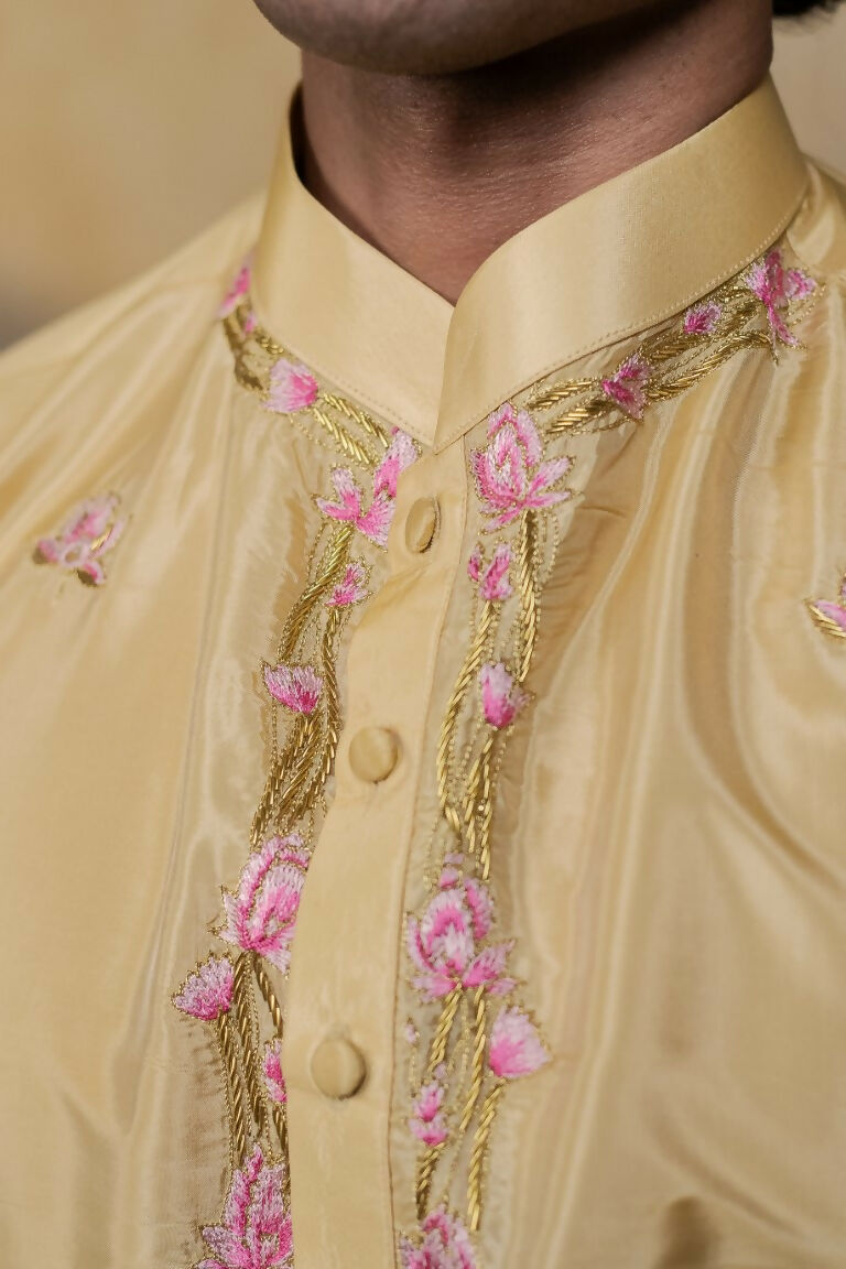 Semi Pattu Gold Padmajaal Kurta Set By Hilo Design | Grocsy