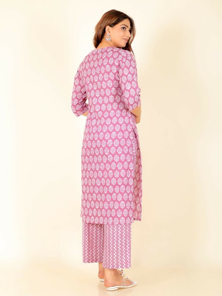 Aramya Pink Soft Cotton Floral Print Panelled Kurta Set for Women | Grocsy