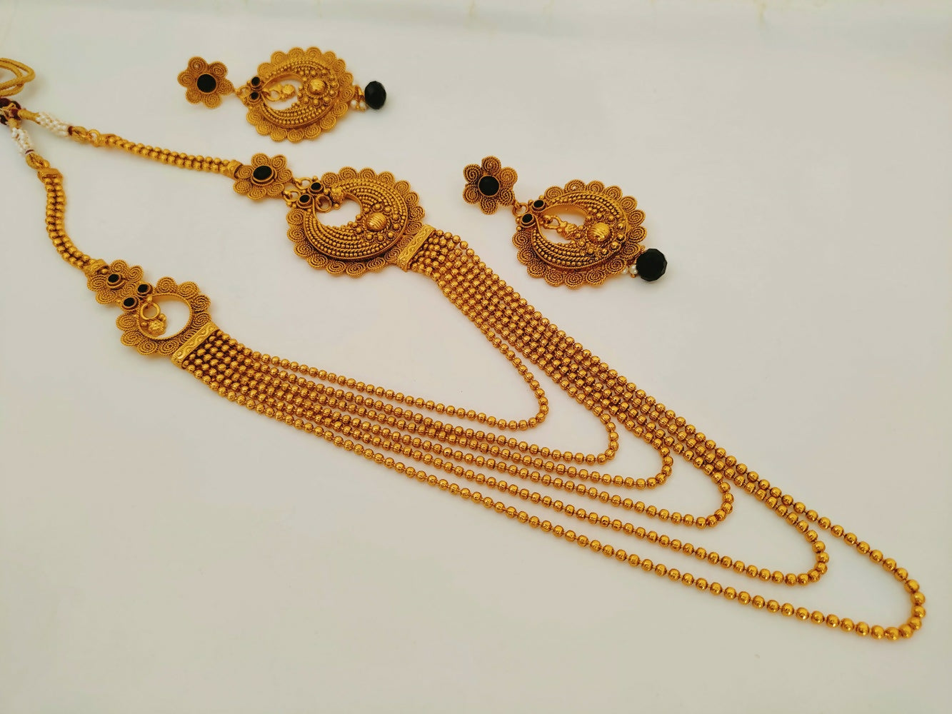 Black Kemp Layer Mugappu Necklace Set | Grocsy