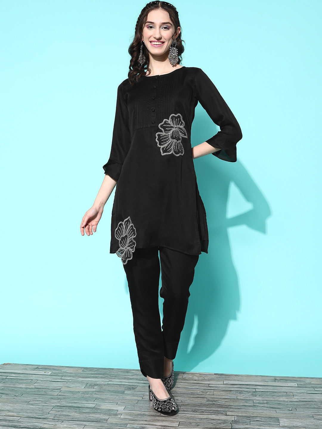 Sangria Women Butta Patch Work Kurta with Pant Set | Grocsy