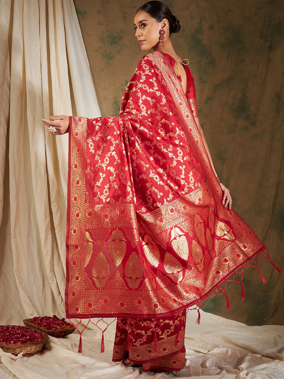 Sangria Red & Gold-Toned Floral Woven Design Zari Banarasi Saree | Grocsy