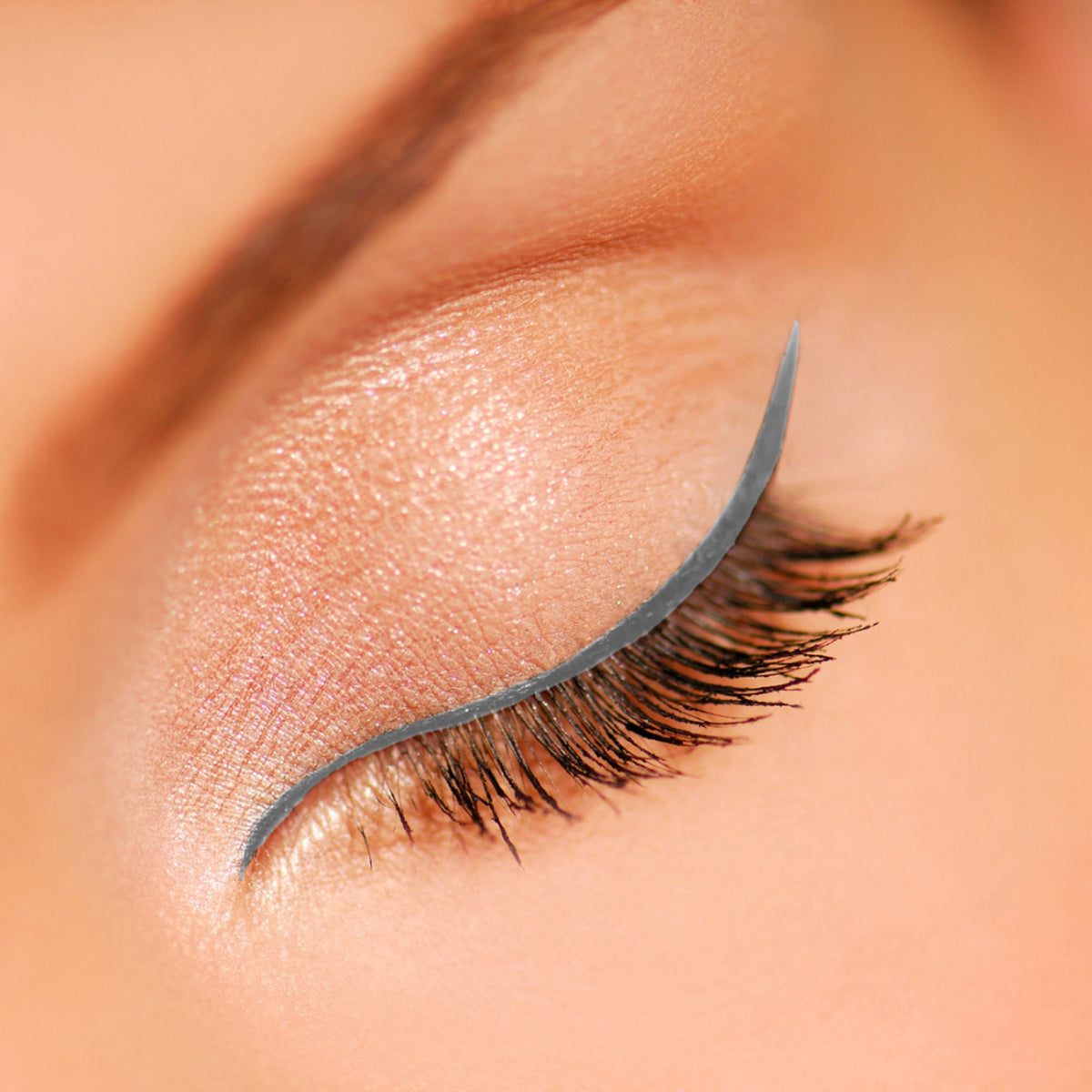 KINDED Liquid Metallic Eye Liner - Greyish Silver | Grocsy
