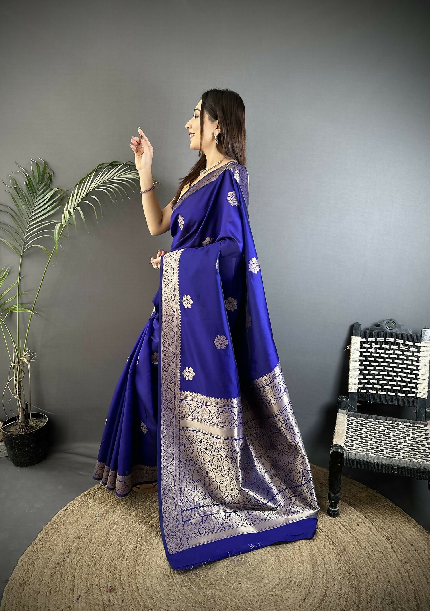Joban Fashion Royal Blue Floral Jacquard Woven Design Cotton Silk Banarasi Silk Saree | Grocsy