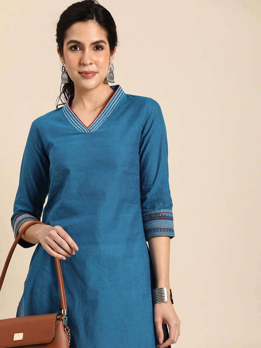 Sangria Women V-Neck Thread Work Kurta | Grocsy