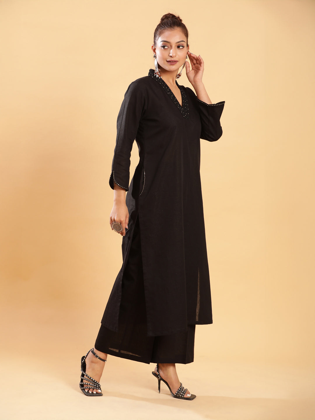 BohoJazz Classic Signature Hand-Embroidered Kurta Pant - Black | Grocsy