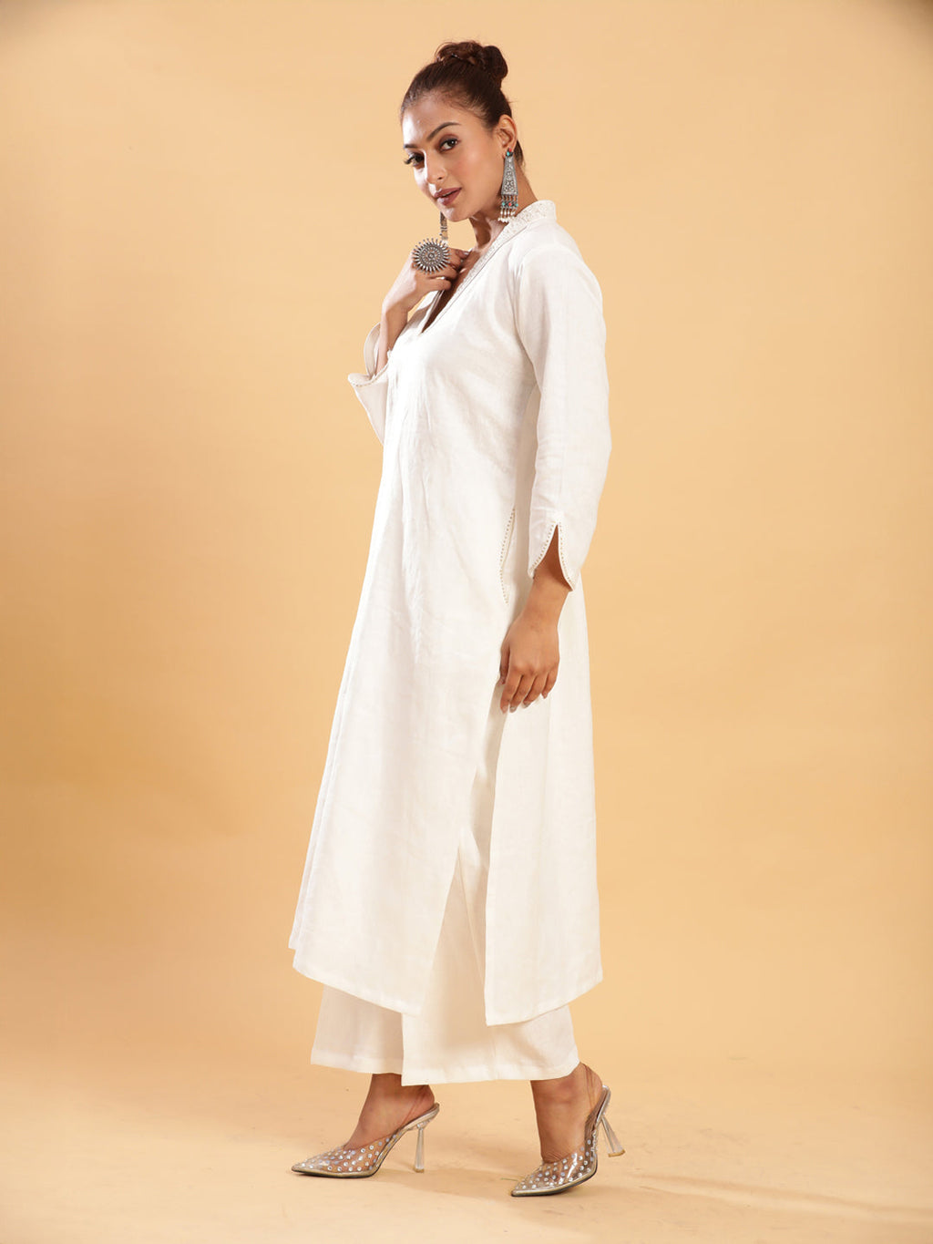 BohoJazz Classic Signature Hand-Embroidered Kurta Pant - White | Grocsy