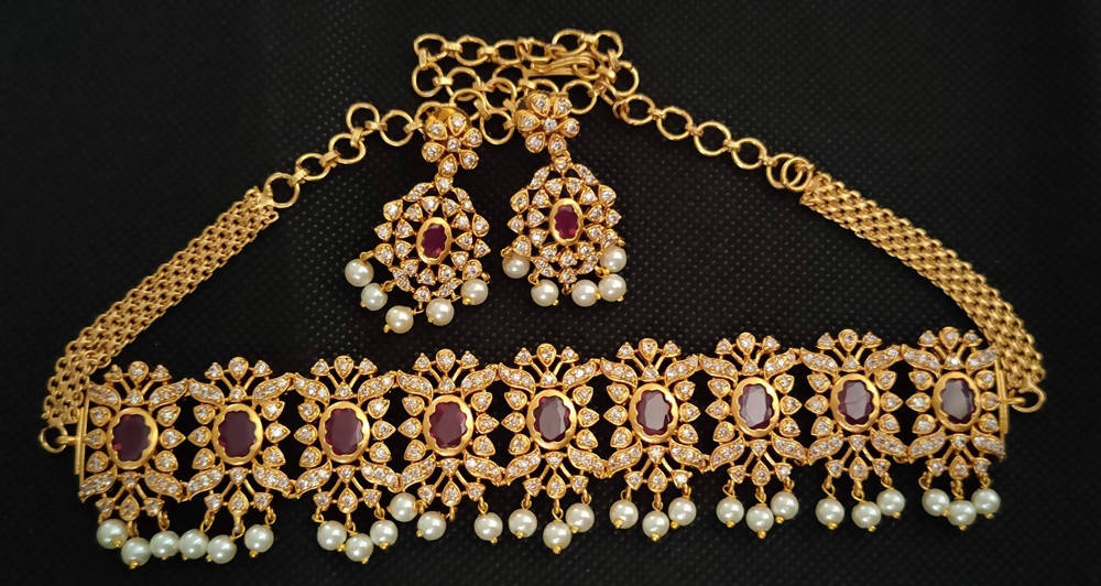 Uncuts & Ruby Neck Choker | Grocsy