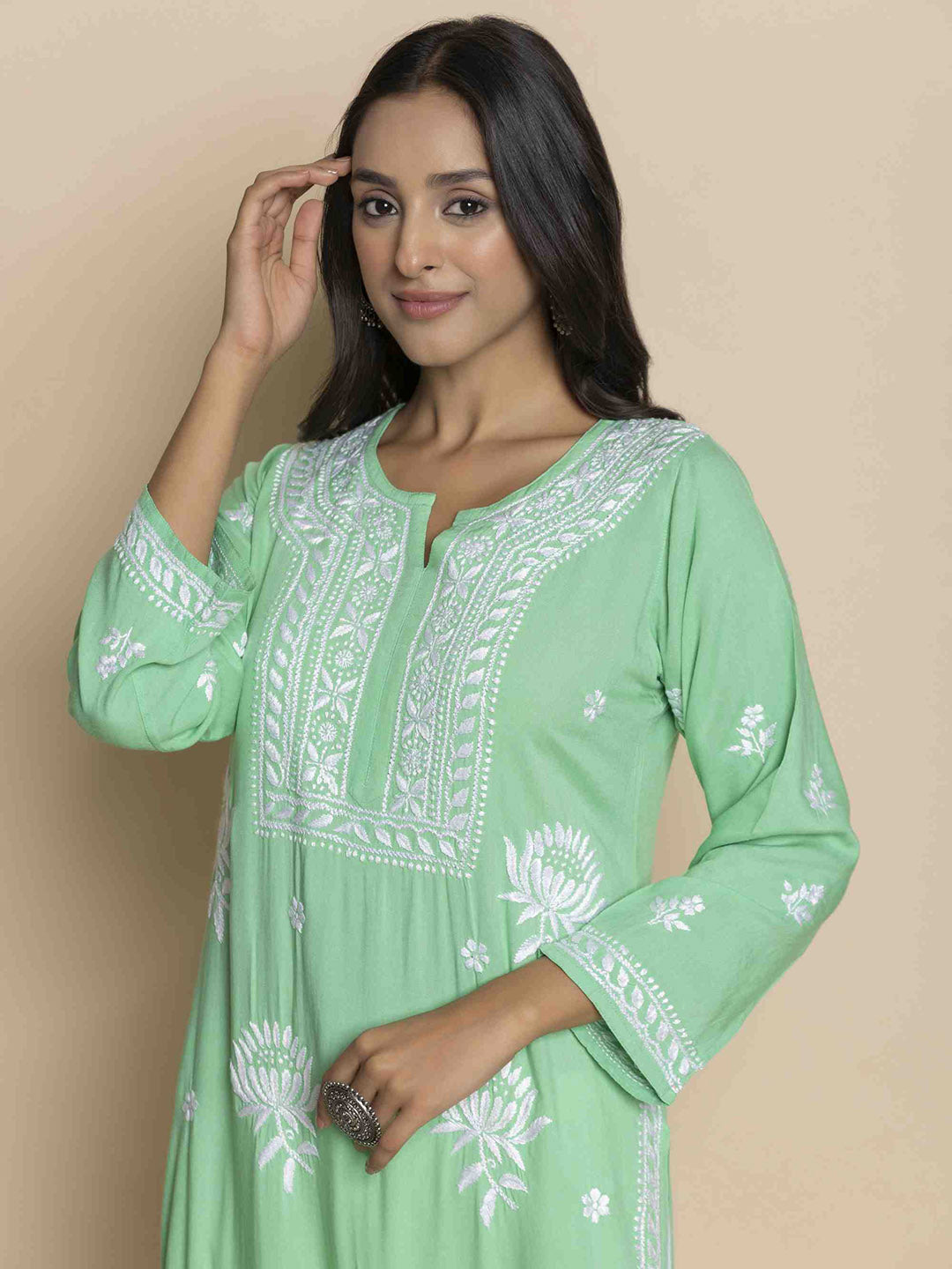 HOUSE OF KARI Floral Embroidered Chikankari Straight Kurta | Grocsy