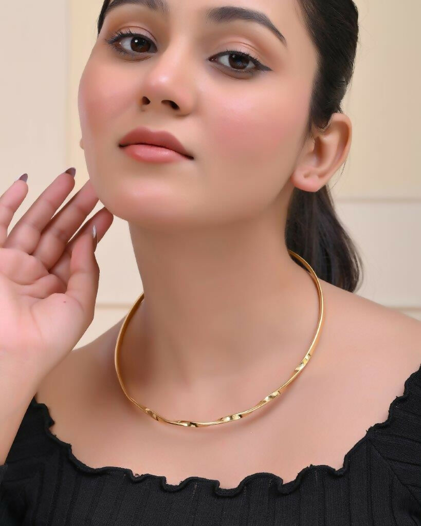 VOJ Gold-Polished Twisted Hasli Necklace | Grocsy