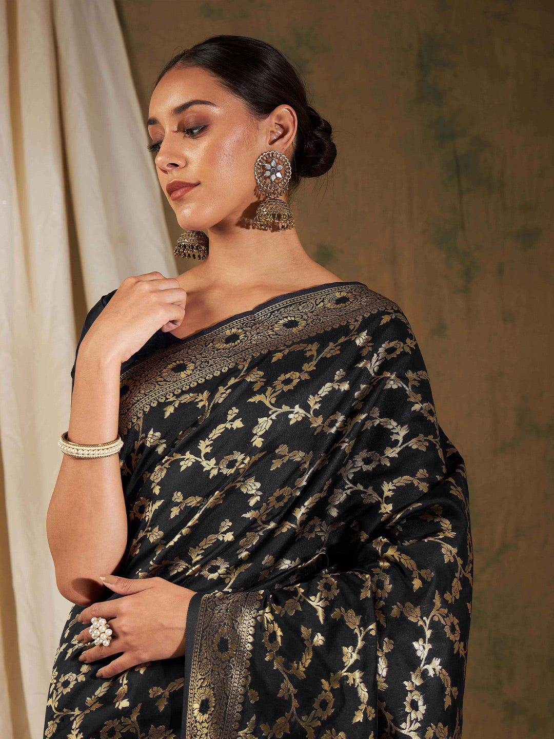 Sangria Woven Design Zari Kanjeevaram Saree | Grocsy