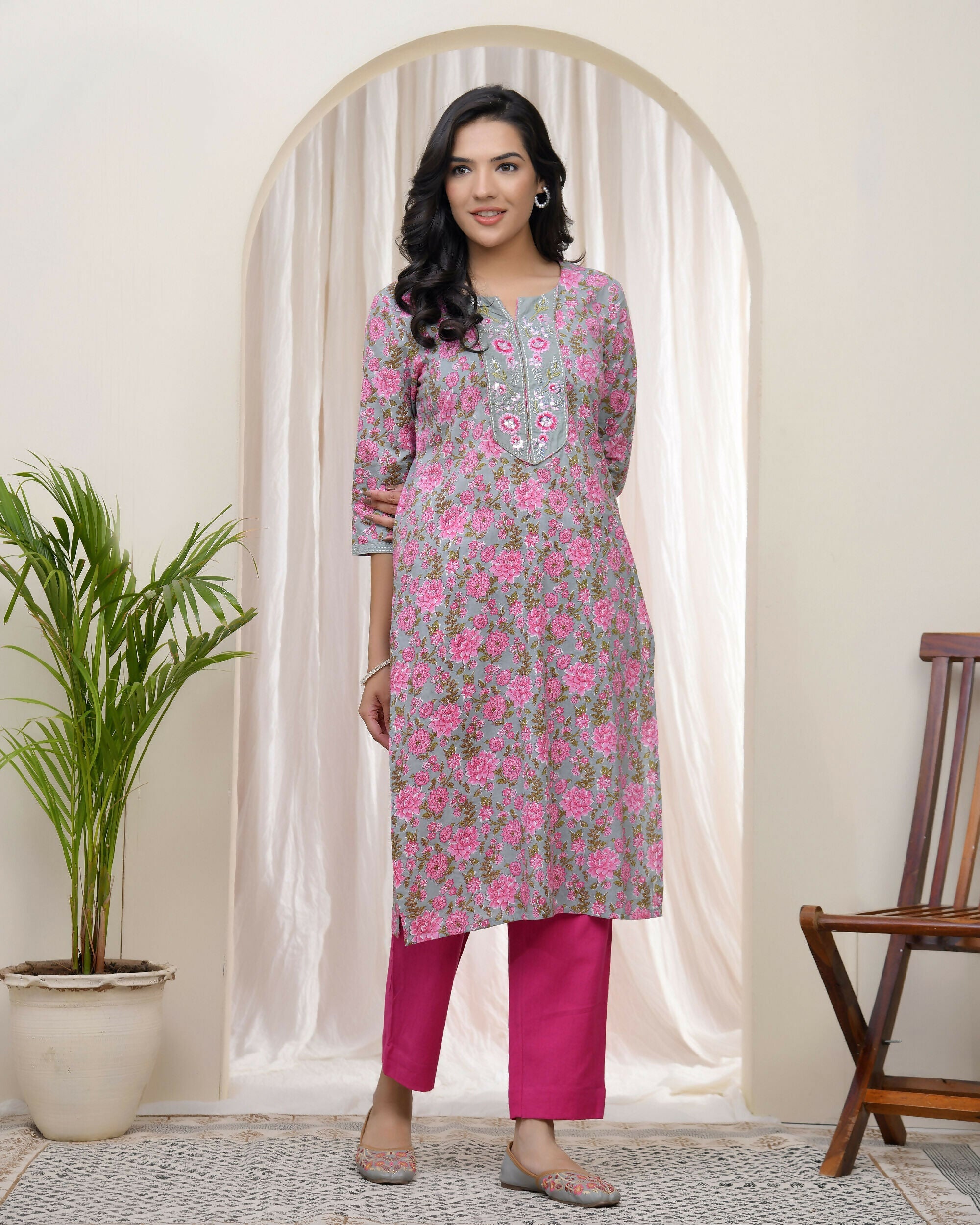 Vaasva Women Grey Cotton Printed Straight Kurti With Pant | Grocsy