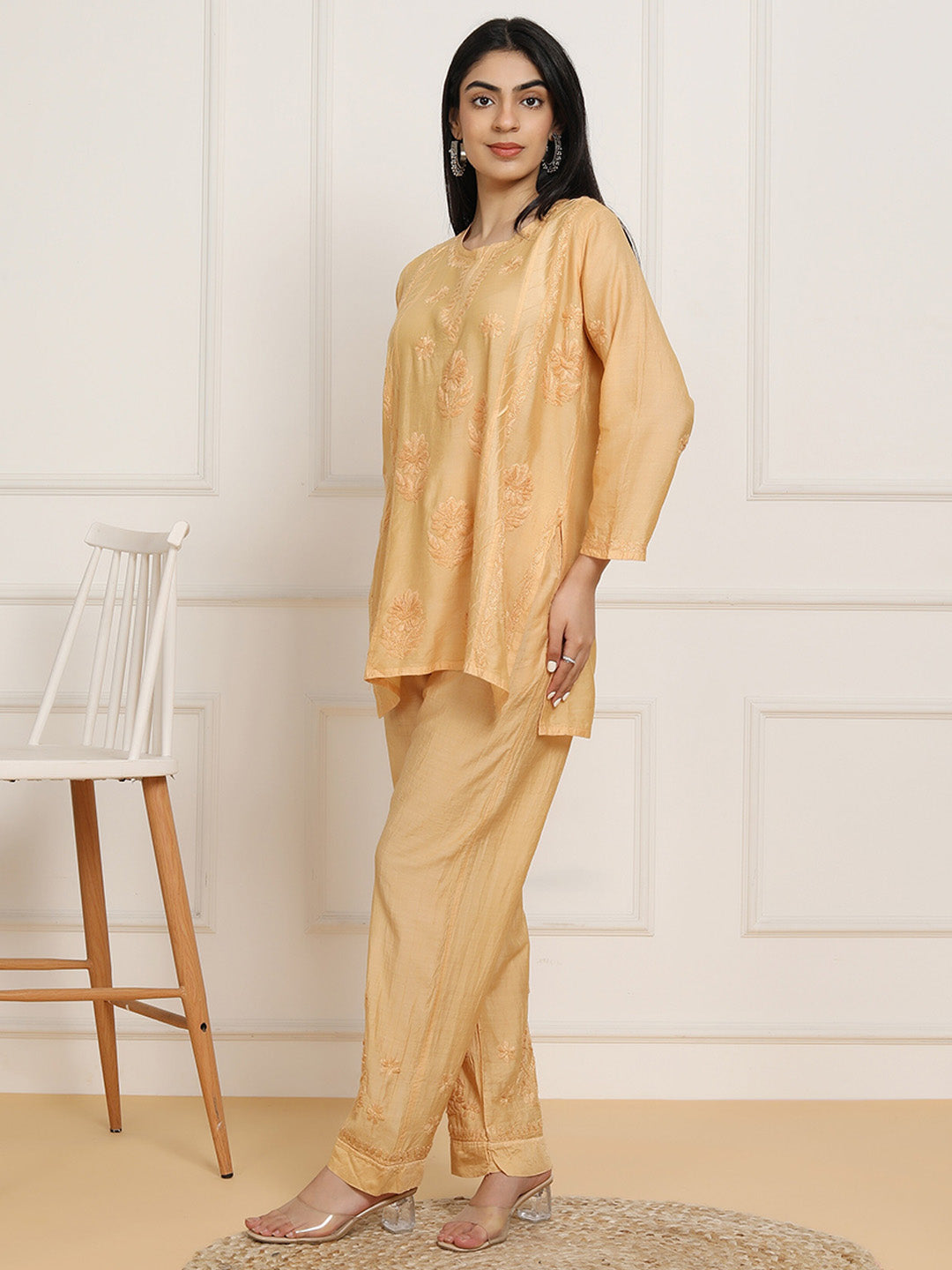 HOUSE OF KARI Floral Embroidered Chikankari Chanderi Silk Straight Kurti with Trousers | Grocsy