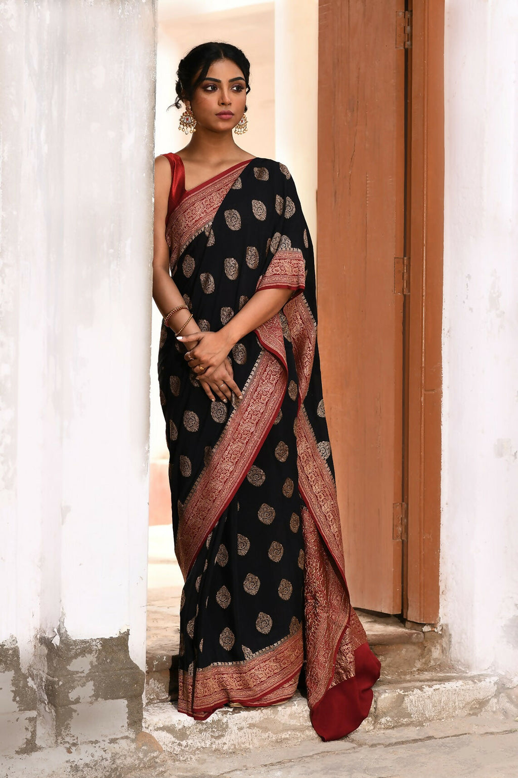 Joban Fashion Black Crepe Chiffon Pure Handloom Banarasi Silk Saree | Grocsy