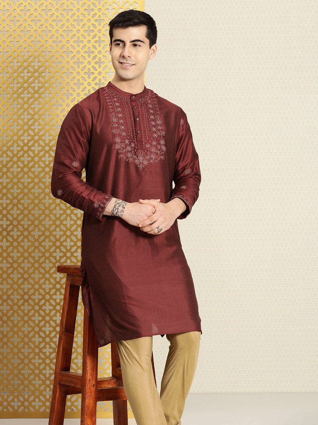 House of Pataudi Men Maroon Floral Yoke Design Jashn Kurta | Grocsy