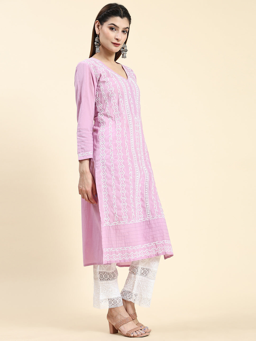 HOUSE OF KARI Cotton Floral Embroidered Chikankari Kurta | Grocsy