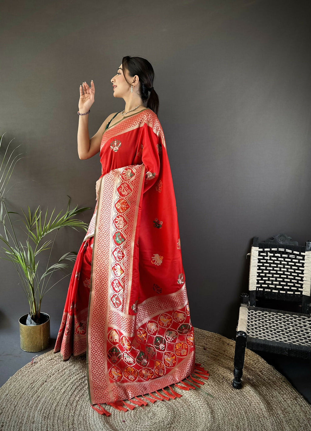 Joban Fashion Red Elephant & Floral Motifs Soft Lichi Silk Banarasi Saree | Grocsy