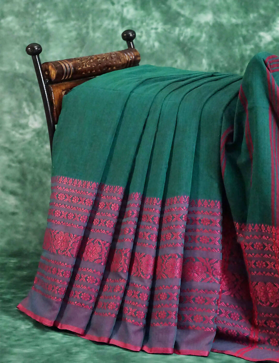 Bottle Green And Pink Colour Contrast Thread Border Khadi Cotton Saree By Gayathri Reddy Designer Studio | Grocsy