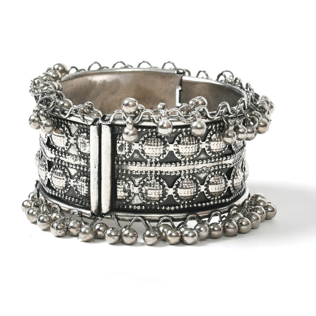 Mominos Fashion Joharkamal Oxidised Silver-Plated Ghungroo Handcraft Bracelet - Design 027