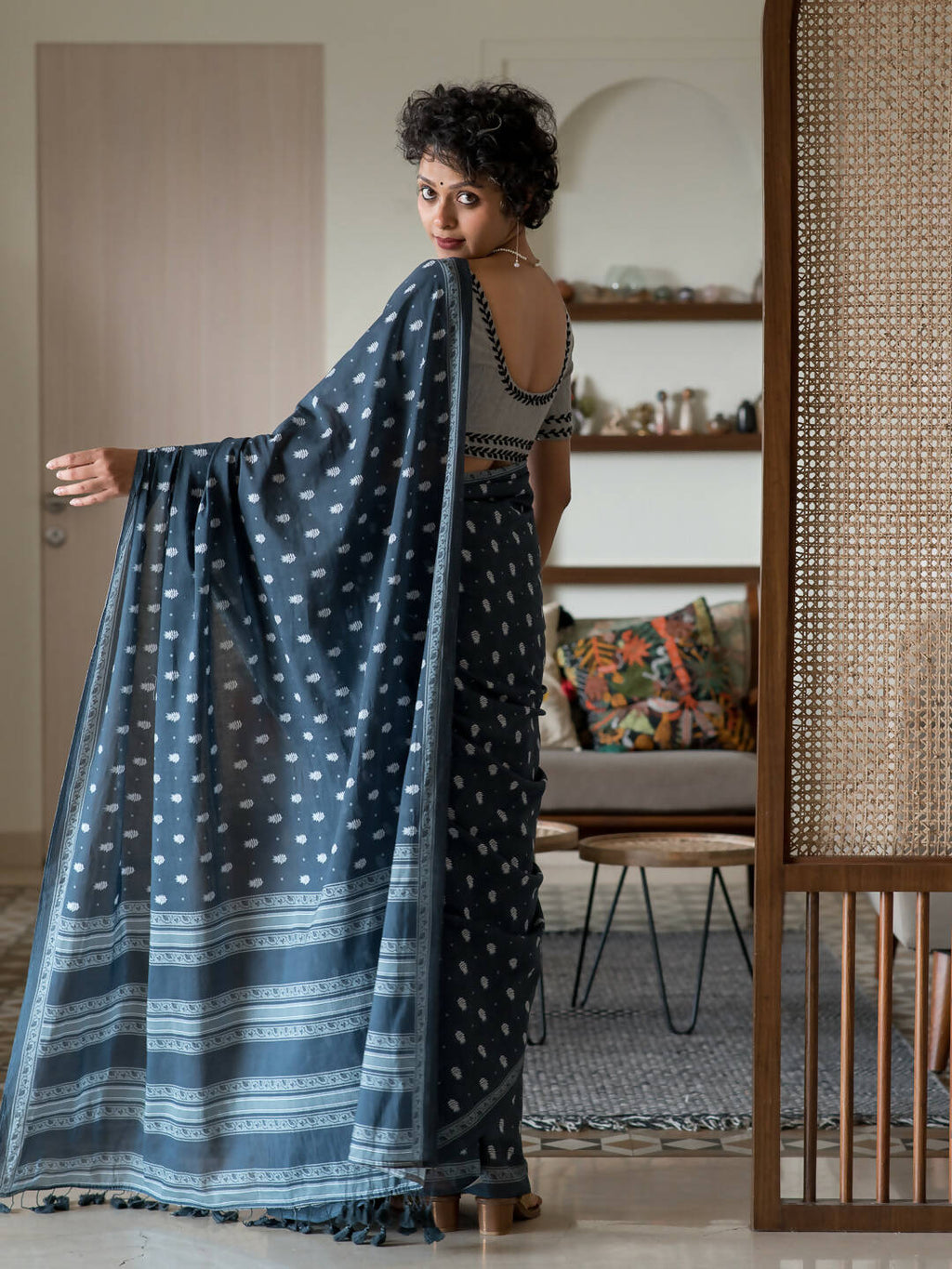 Suta Navy Blue Woven Design Pure Cotton Saree | Grocsy
