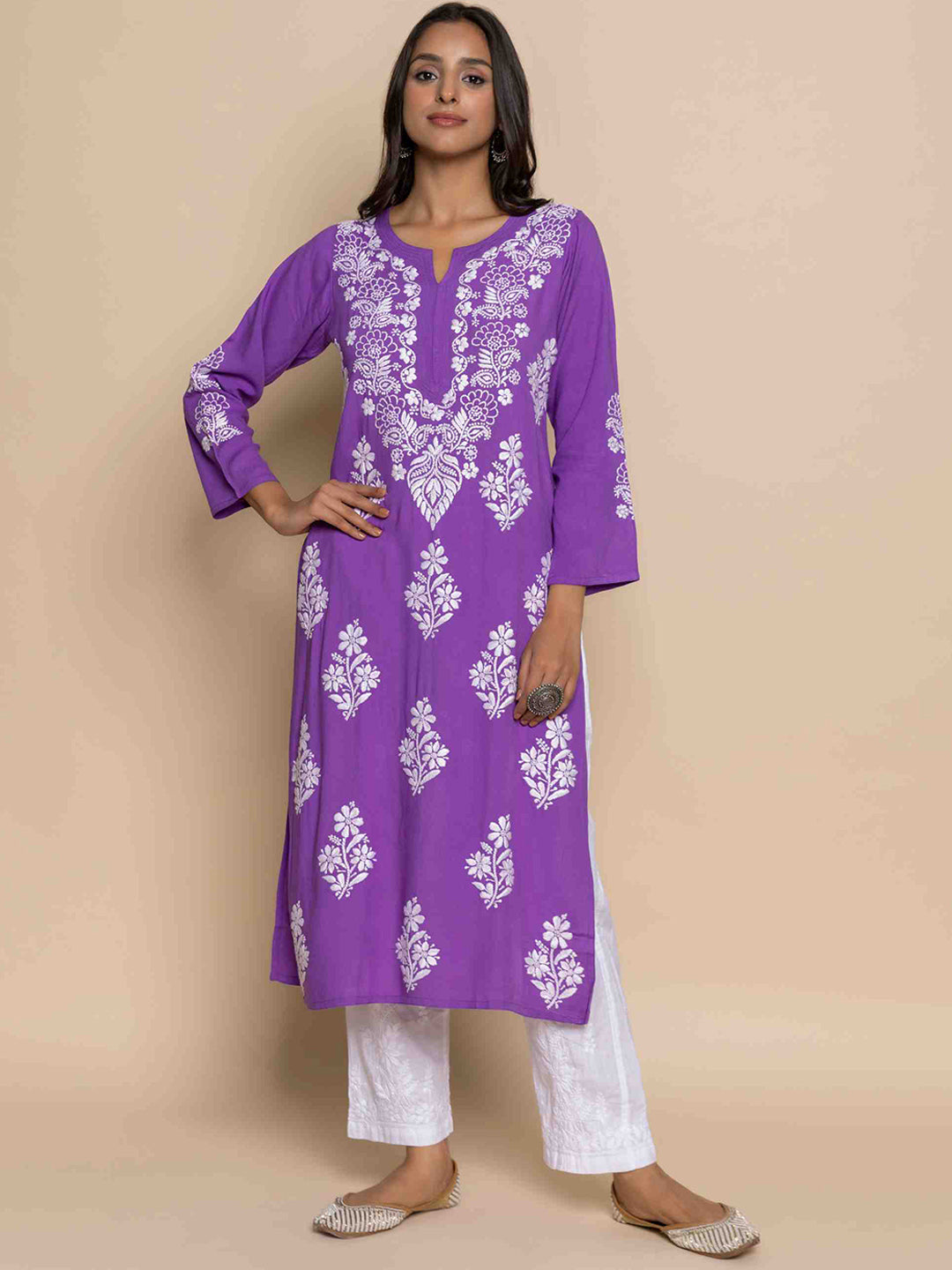 HOUSE OF KARI Floral Chikankari Embroidered Notched Round Neck Straight Kurta | Grocsy