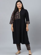 Sztori Plus Size Black Floral Printed Mandarin Collar Straight Kurta with Trousers | Grocsy